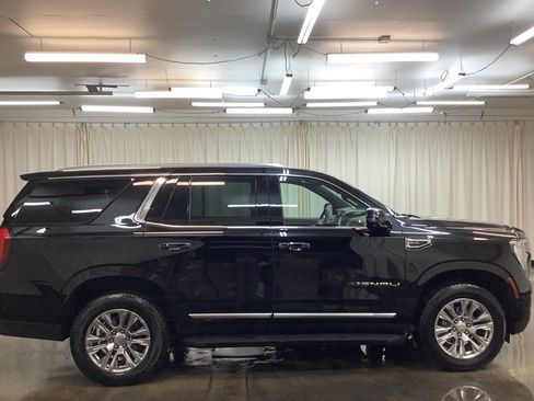 Used 2025 GMC Yukon Denali AWD/4WD image 4