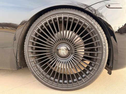 Used 2016 Rolls-Royce Wraith RWD image 13