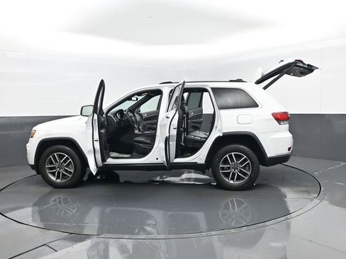 Used 2022 Jeep Grand Cherokee Limited image 33
