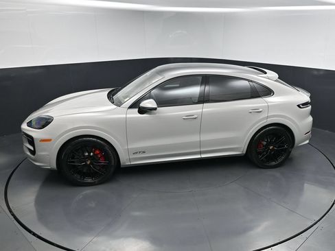 New 2026 Porsche Cayenne GTS AWD/4WD image 16