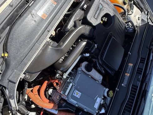 Used 2016 Ford Fusion SE w/ Equipment Group 502A FWD image 19