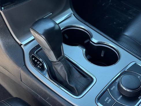 Used 2019 Jeep Grand Cherokee Limited image 45