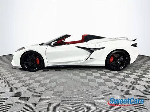 Used 2025 Chevrolet Corvette E-Ray AWD/4WD image 4