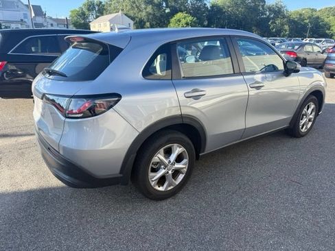 Used 2023 Honda HR-V LX image 2