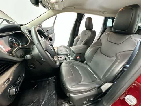 Used 2018 Jeep Cherokee Limited AWD/4WD image 17