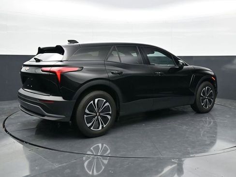 Used 2025 Chevrolet Blazer EV LT FWD image 2