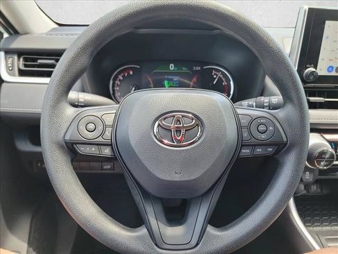 Used 2025 Toyota RAV4 XLE w/ Convenience Package FWD image 20