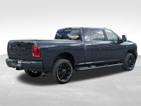 New 2026 RAM 2500 Laramie AWD/4WD image 7