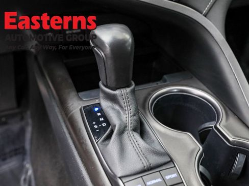 Used 2024 Toyota Camry SE image 13