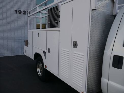 Used 2008 Ford F550 2WD Regular Cab Super Duty image 7