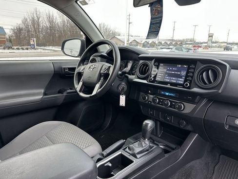 Used 2022 Toyota Tacoma SR image 9