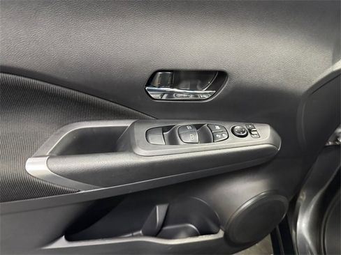 Used 2021 Nissan Kicks SV image 25