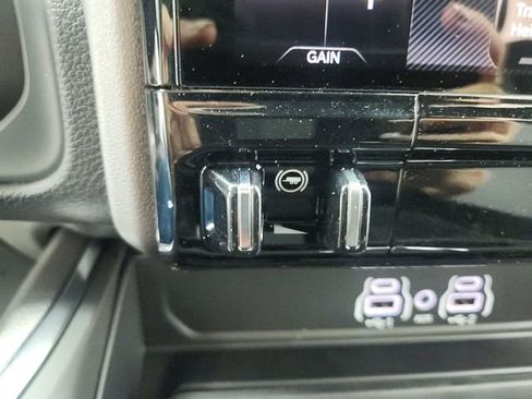 New 2026 RAM 2500 Laramie AWD/4WD image 28