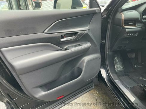 Used 2024 Toyota Grand Highlander AWD Hybrid image 8