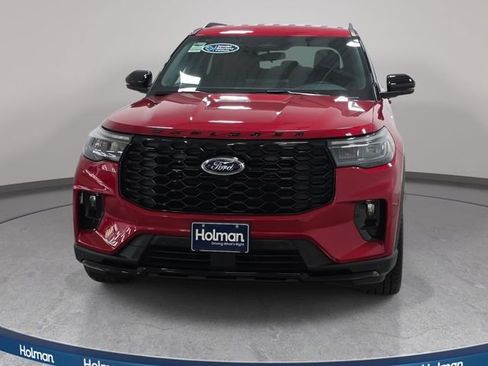 Used 2026 Ford Explorer ST-Line w/ ST-Line Street Pack AWD/4WD image 3