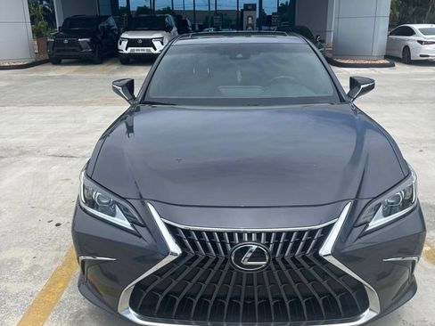 Used 2023 Lexus ES 350 w/ Premium Package FWD image 3