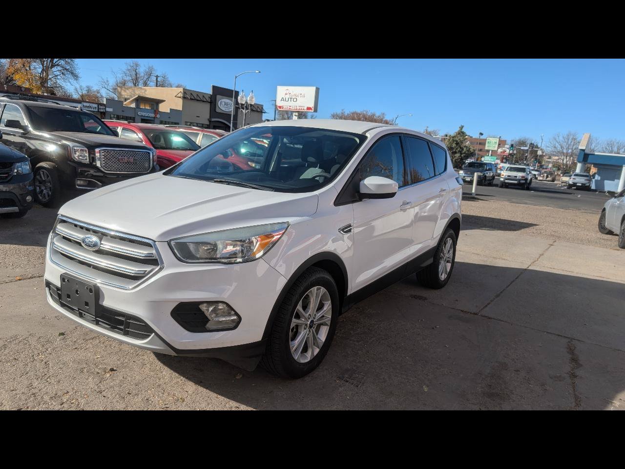 Used 2017 Ford Escape SE AWD/4WD image 1
