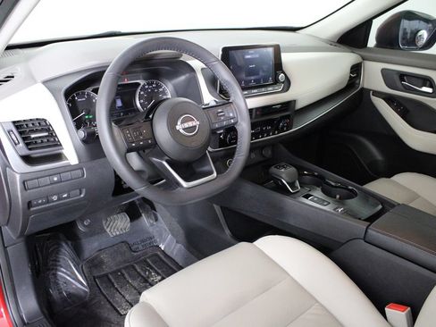 Used 2023 Nissan Rogue SV w/ SV Premium B Package FWD image 27