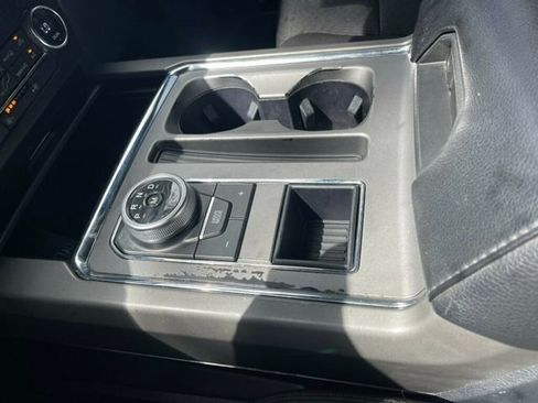 Used 2021 Ford Expedition XLT image 13