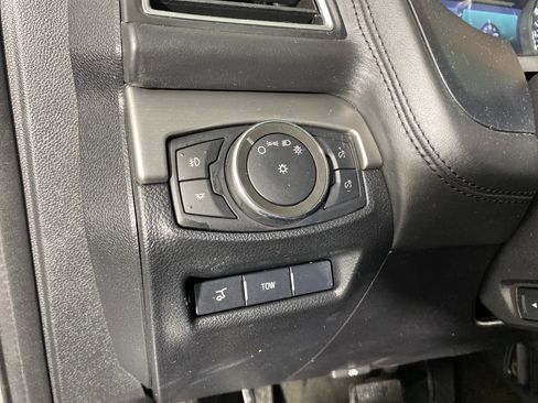 Used 2016 Ford Explorer Platinum image 27