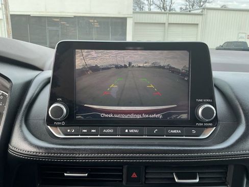 Used 2023 Nissan Rogue SV image 26