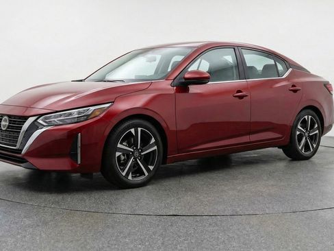 Used 2025 Nissan Sentra SV image 3