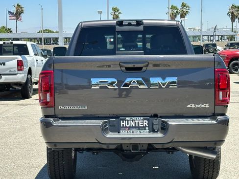 New 2026 RAM 2500 Laramie w/ Sport Appearance Package AWD/4WD image 6