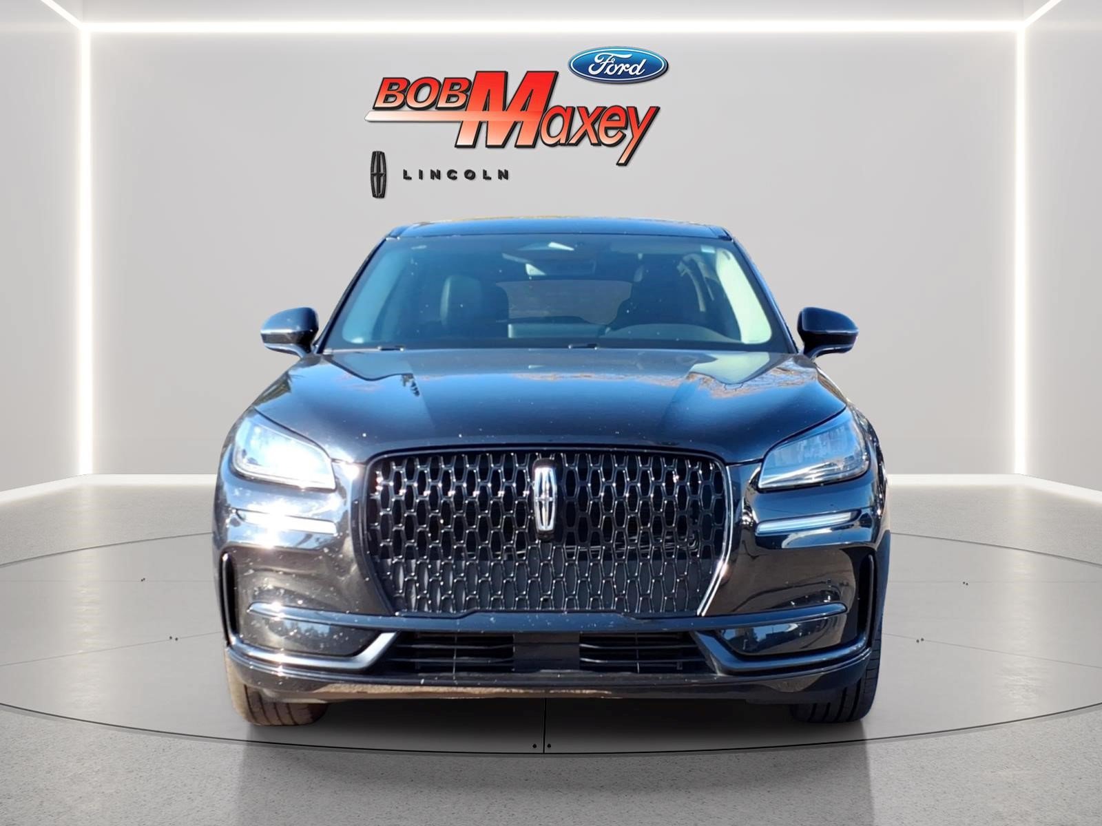 Used 2024 Lincoln Corsair AWD w/ Equipment Group 101A image 2
