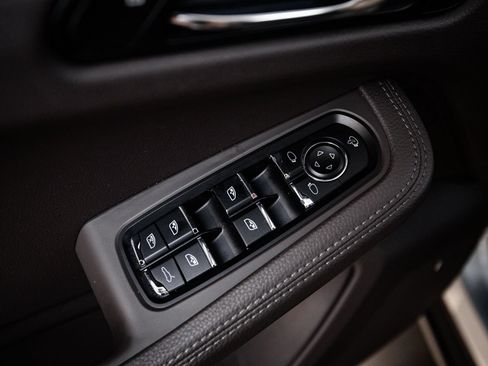 Certified 2024 Porsche Macan AWD/4WD image 22