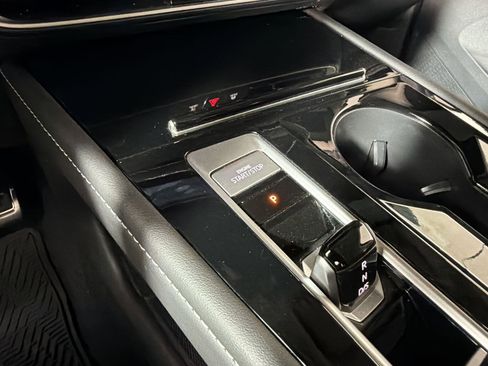 Used 2024 Volkswagen Atlas SEL Premium R-Line AWD/4WD image 26