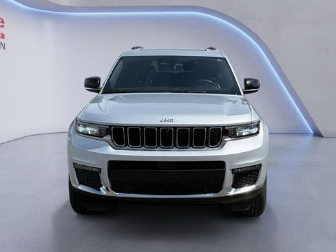 Used 2024 Jeep Grand Cherokee L Limited w/ Luxury Tech Group II image 8