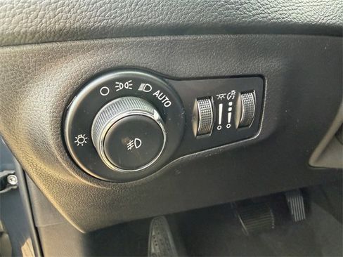 Used 2018 Jeep Compass Trailhawk w/ Cold Weather Group image 19