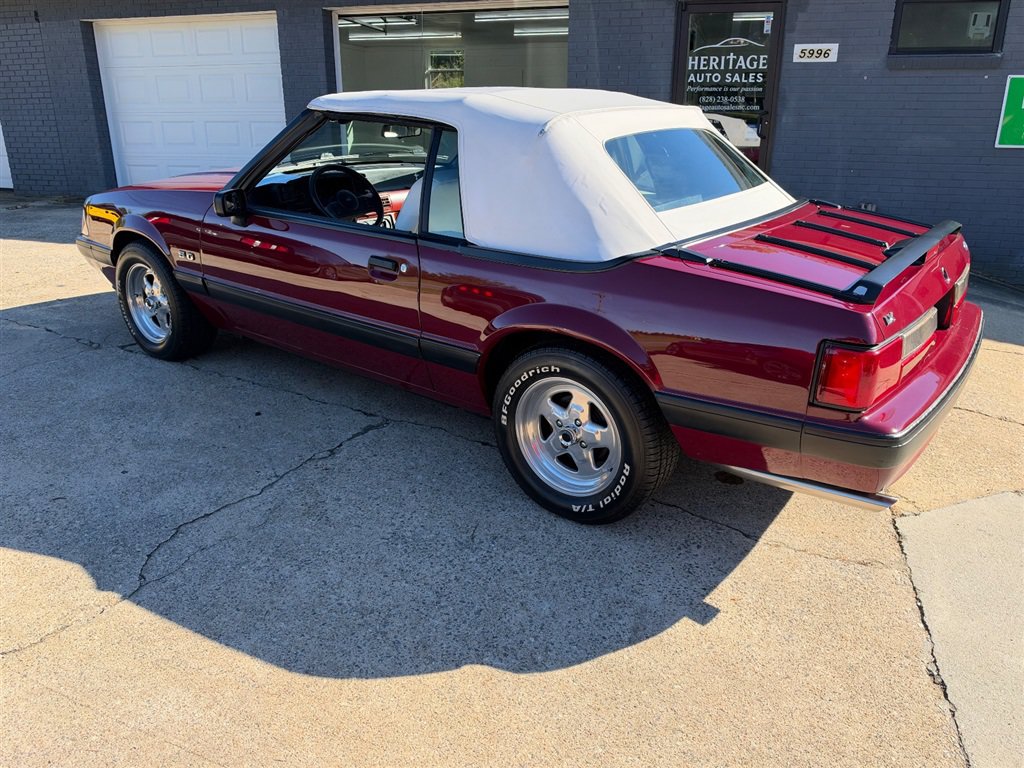 Used 1989 Ford Mustang LX RWD image 3