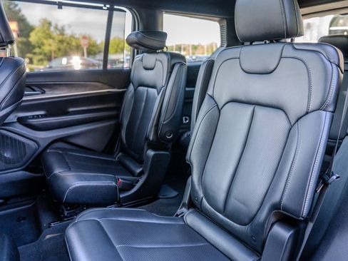 Used 2024 Jeep Grand Cherokee L Limited w/ Luxury Tech Group II image 20