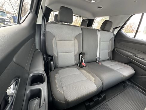 Used 2021 Chevrolet Traverse LT image 28