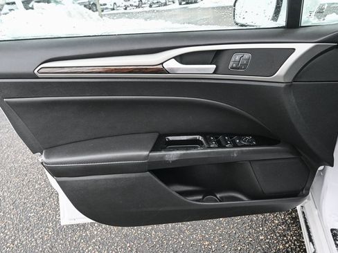 Used 2014 Ford Fusion Energi SE w/ Driver Assist Package image 19