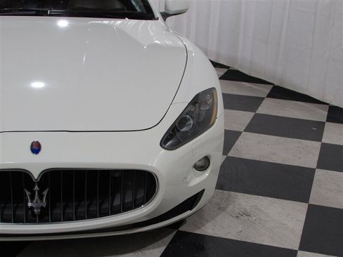 Used 2010 Maserati GranTurismo S RWD image 34