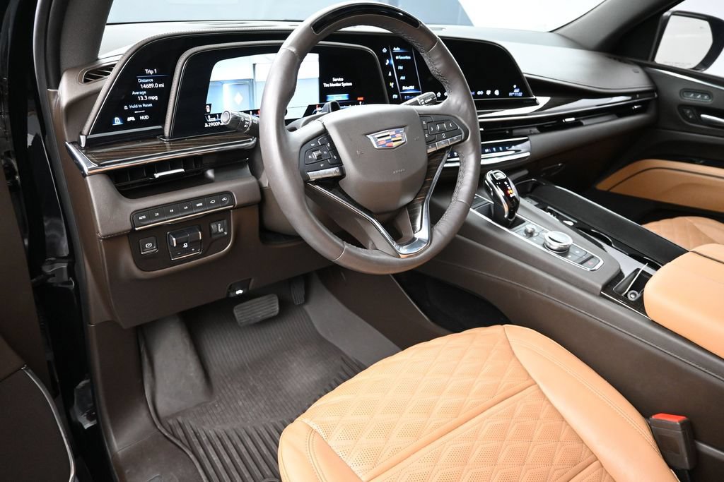 Used 2023 Cadillac Escalade Sport w/ LPO, ONYX Package AWD/4WD image 4