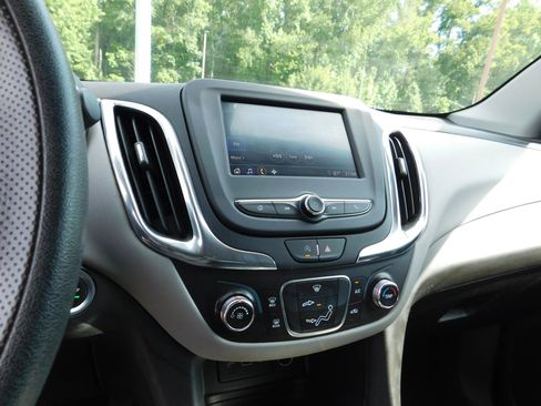 Used 2023 Chevrolet Equinox LS w/ LS Convenience Package FWD image 15