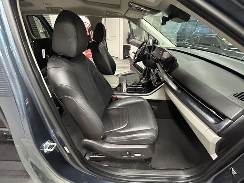 Used 2022 Kia Carnival SX Prestige image 40