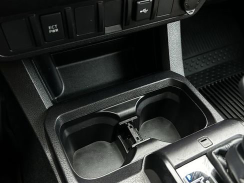 Used 2022 Toyota Tacoma SR w/ SR Convenience Package image 20