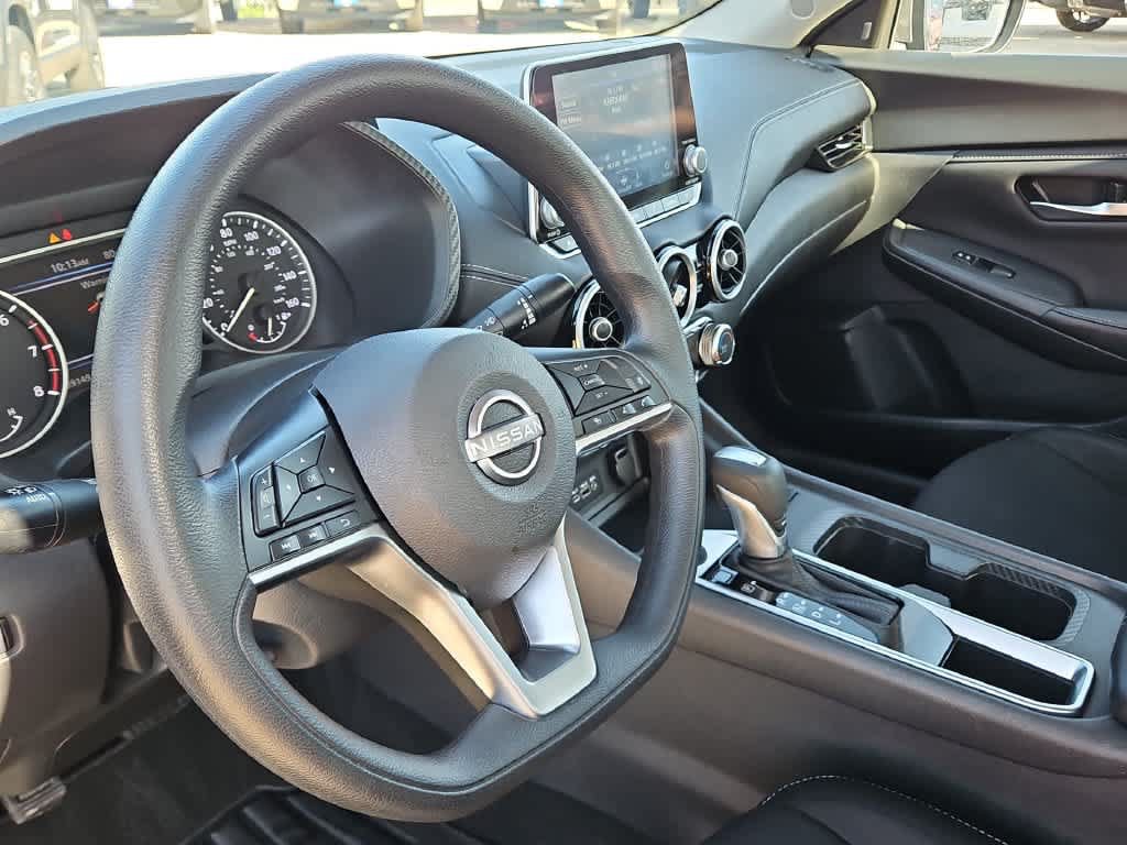 Used 2025 Nissan Sentra SV FWD image 10