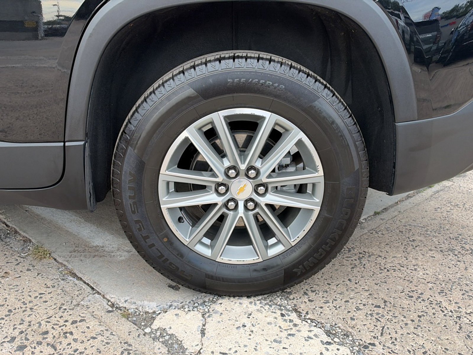 Used 2023 Chevrolet Traverse LT FWD image 45