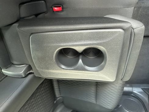 Used 2018 Nissan Rogue S image 25