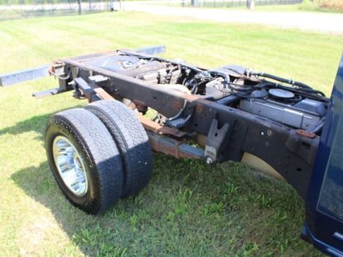 Used 2022 GMC Sierra 3500 SLE w/ SLE Convenience Package image 10