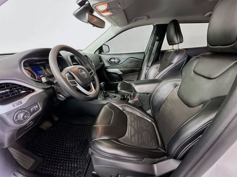 Used 2022 Jeep Cherokee Latitude AWD/4WD image 22