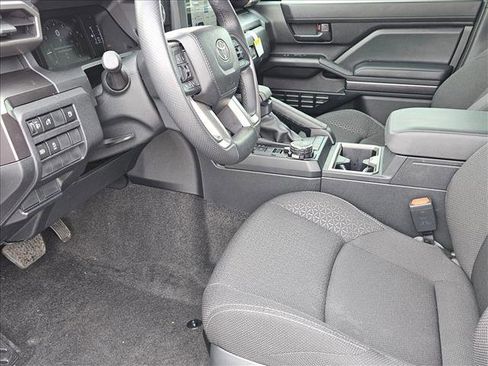 Used 2025 Toyota 4Runner SR5 AWD/4WD image 21