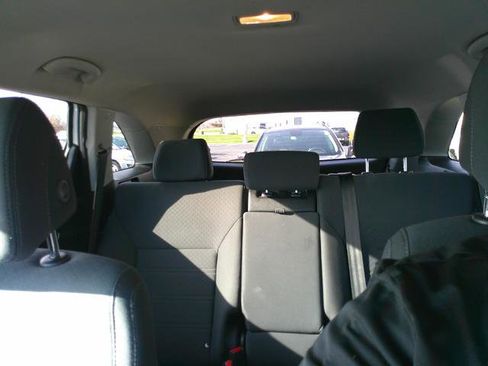 Used 2017 Kia Sorento LX image 12