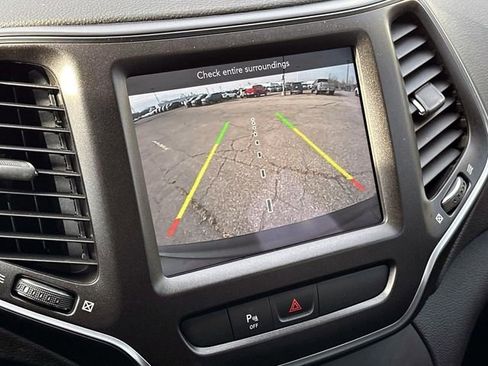 Used 2020 Jeep Cherokee Trailhawk w/ Cold Weather Group image 26