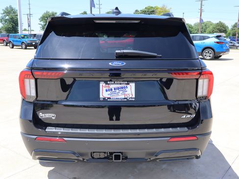 New 2026 Ford Explorer ST-Line w/ ST-Line Street Pack AWD/4WD image 6